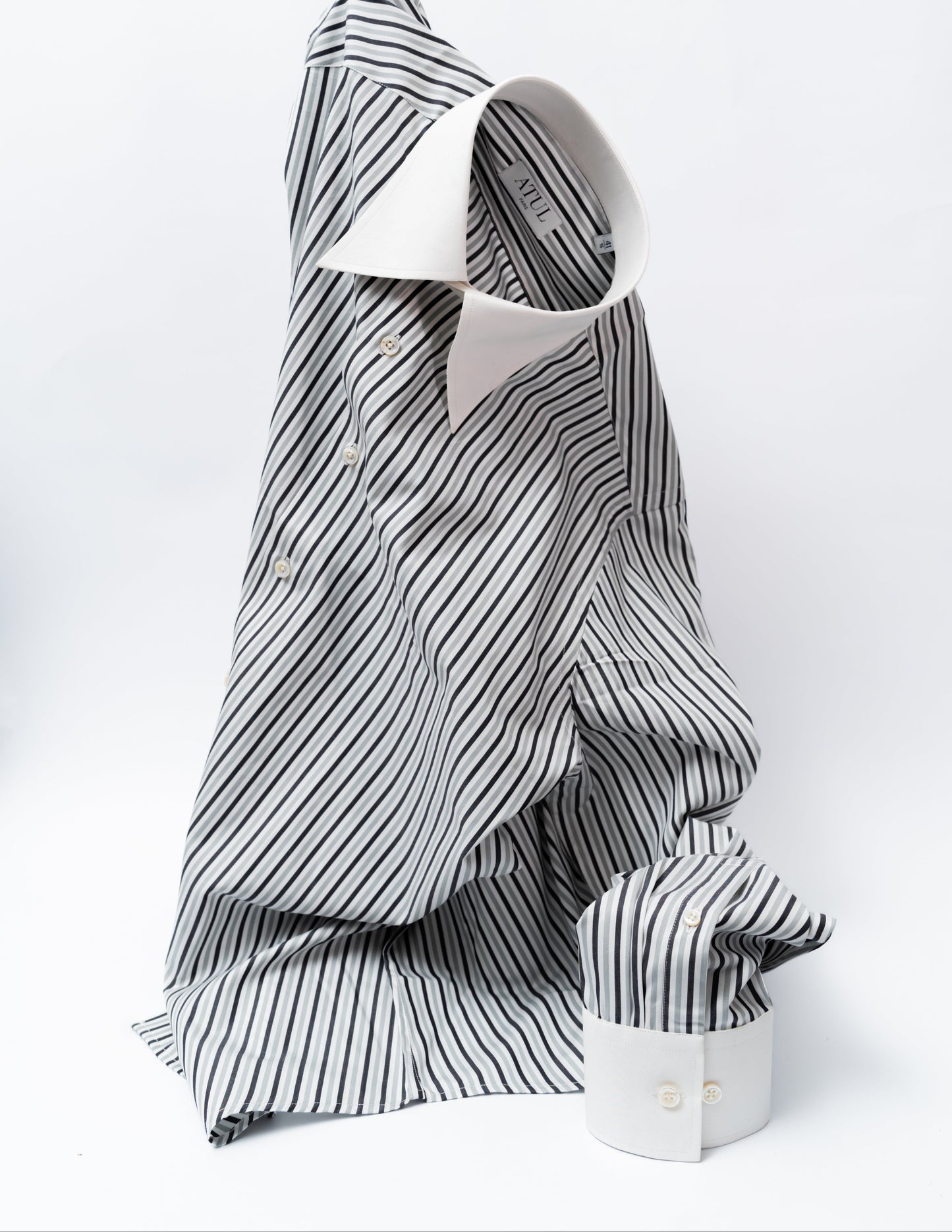 LA CHEMISE DU BANQUIER - RAYURES NOIRES ET GRISE