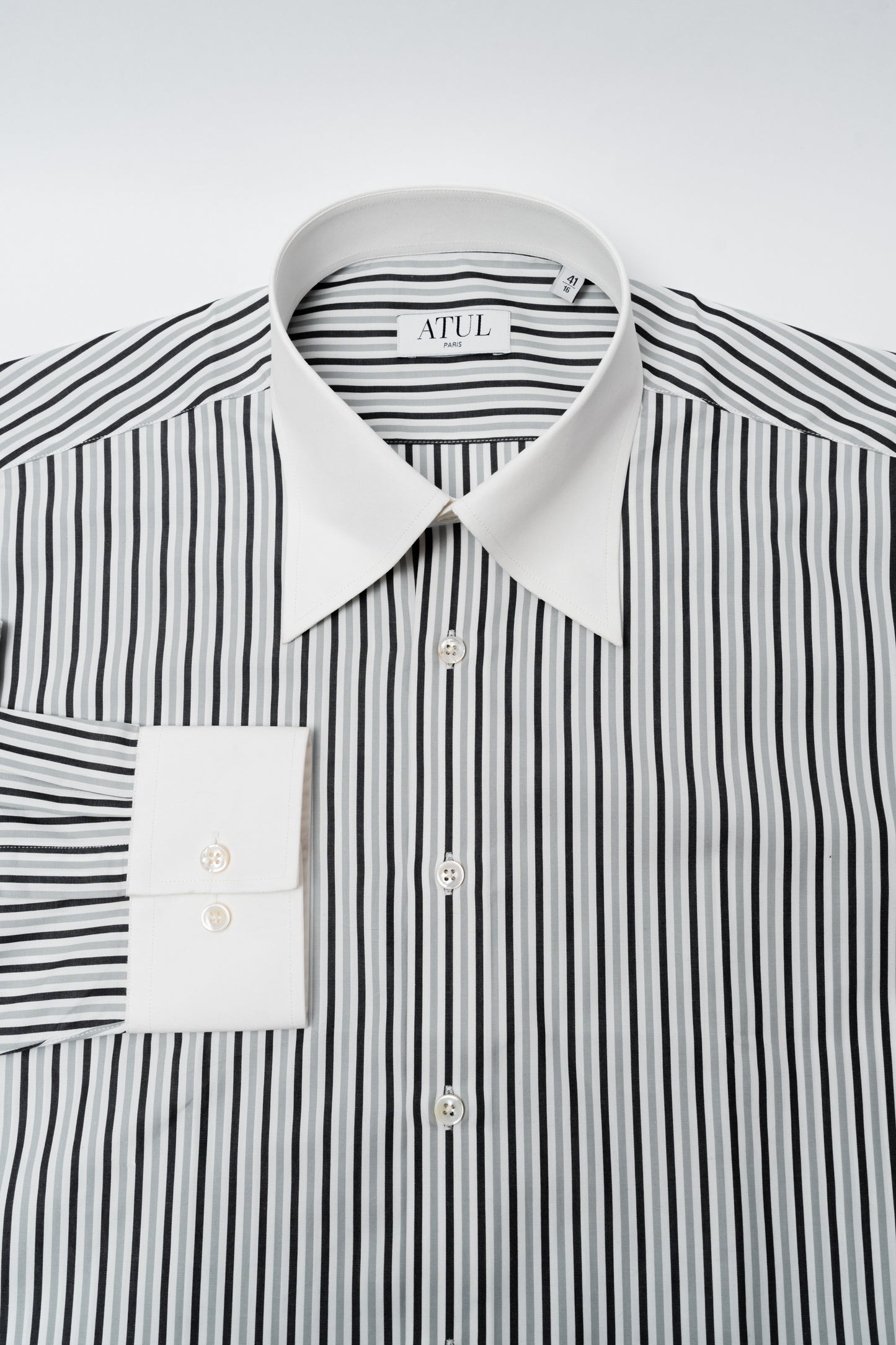 LA CHEMISE DU BANQUIER - RAYURES NOIRES ET GRISE