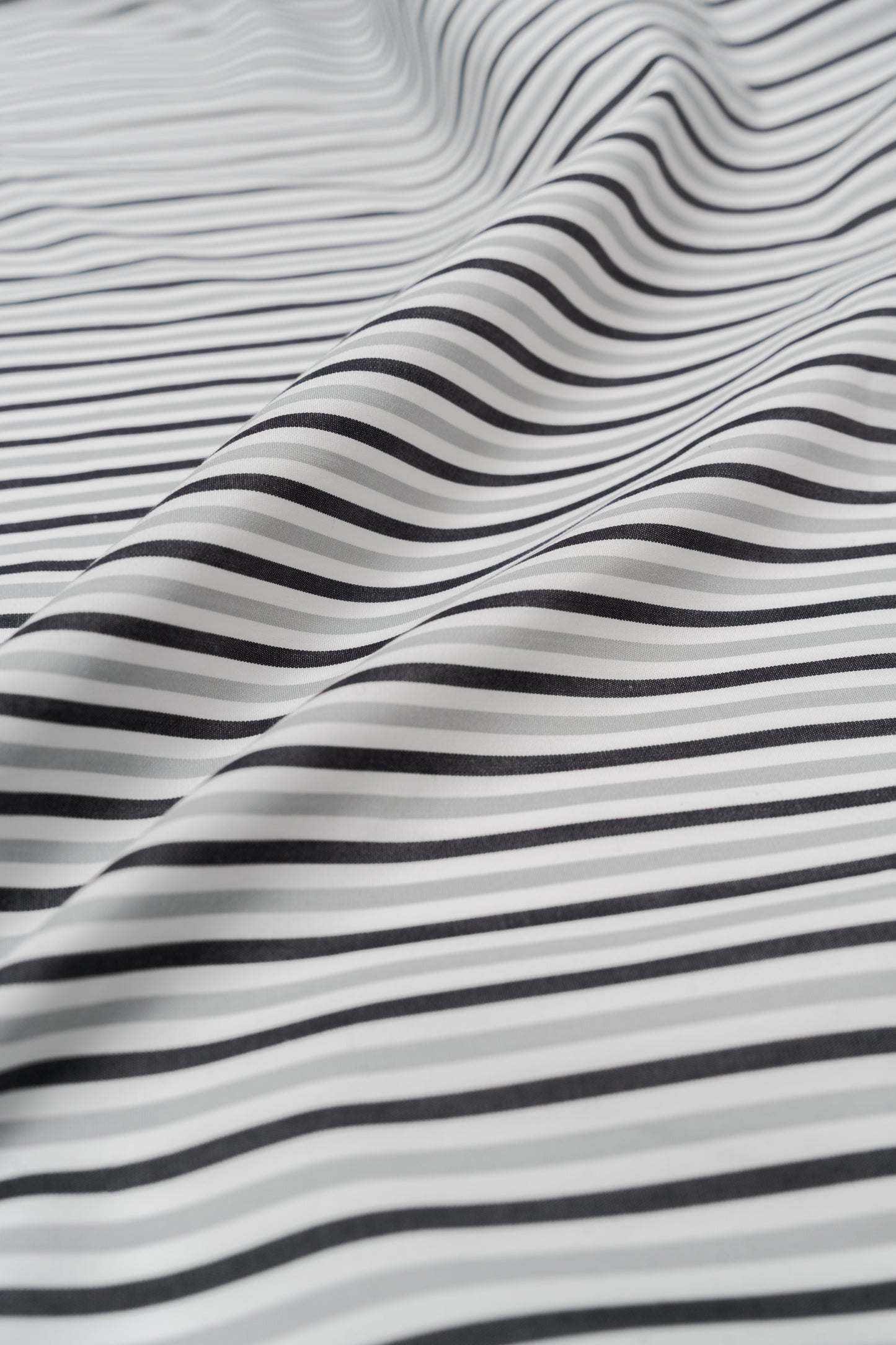 LA CHEMISE À RAYURES 'MUTED' - RAYURES NOIRES ET GRISES