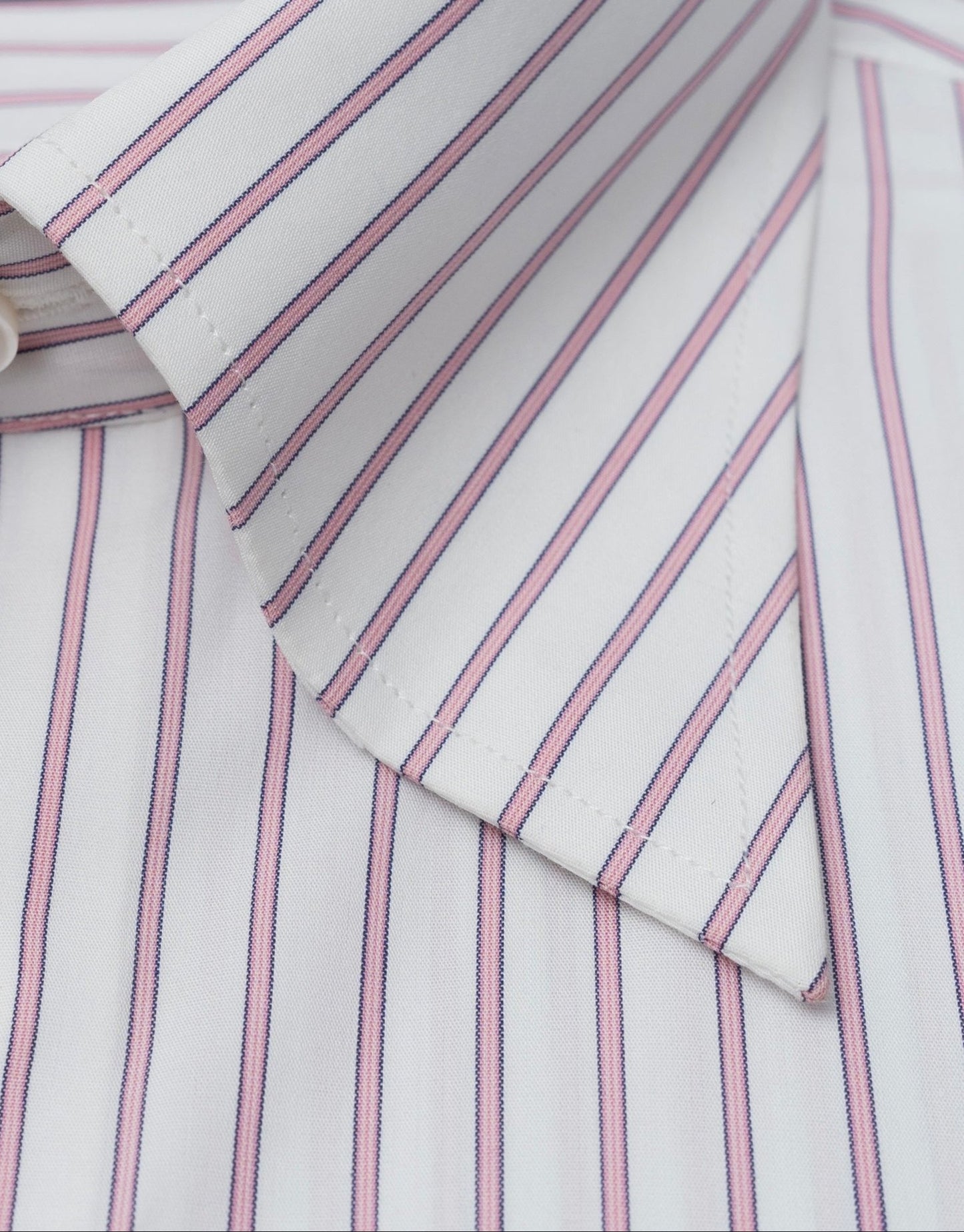 LA CHEMISE À RAYURES ROSES