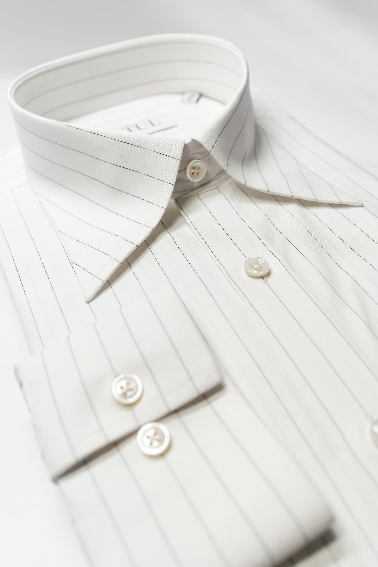 LA CHEMISE À RAYURES TENNIS