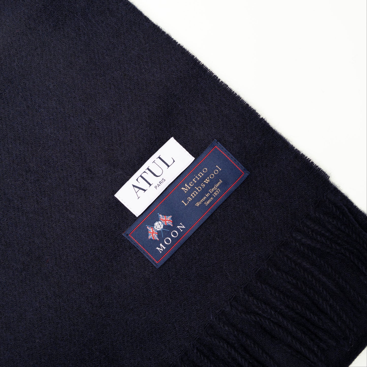 L’ÉCHARPE BLEU MARINE