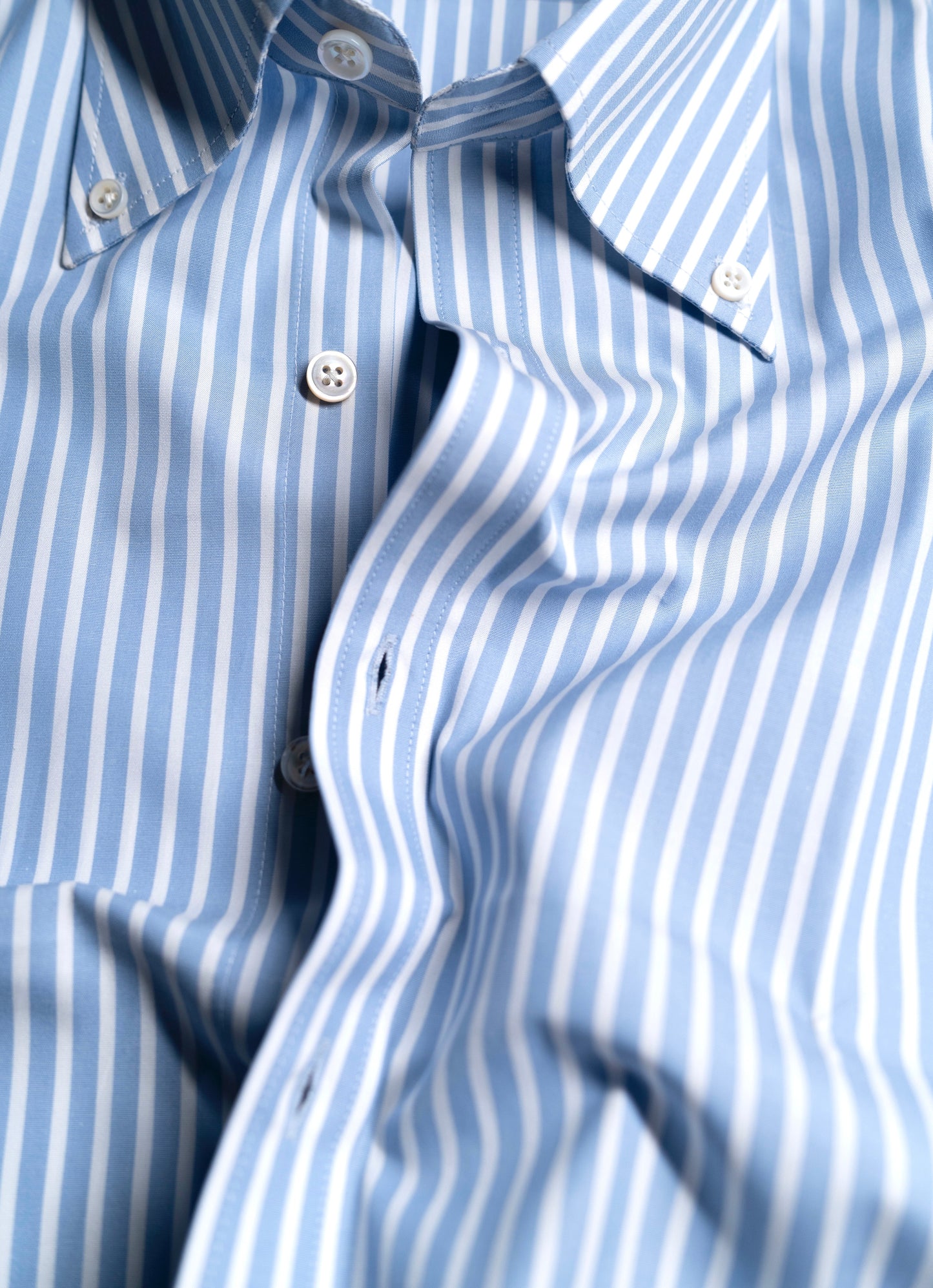 LA CHEMISE À RAYURES BLEUES - ATUL'S BUTTON DOWN