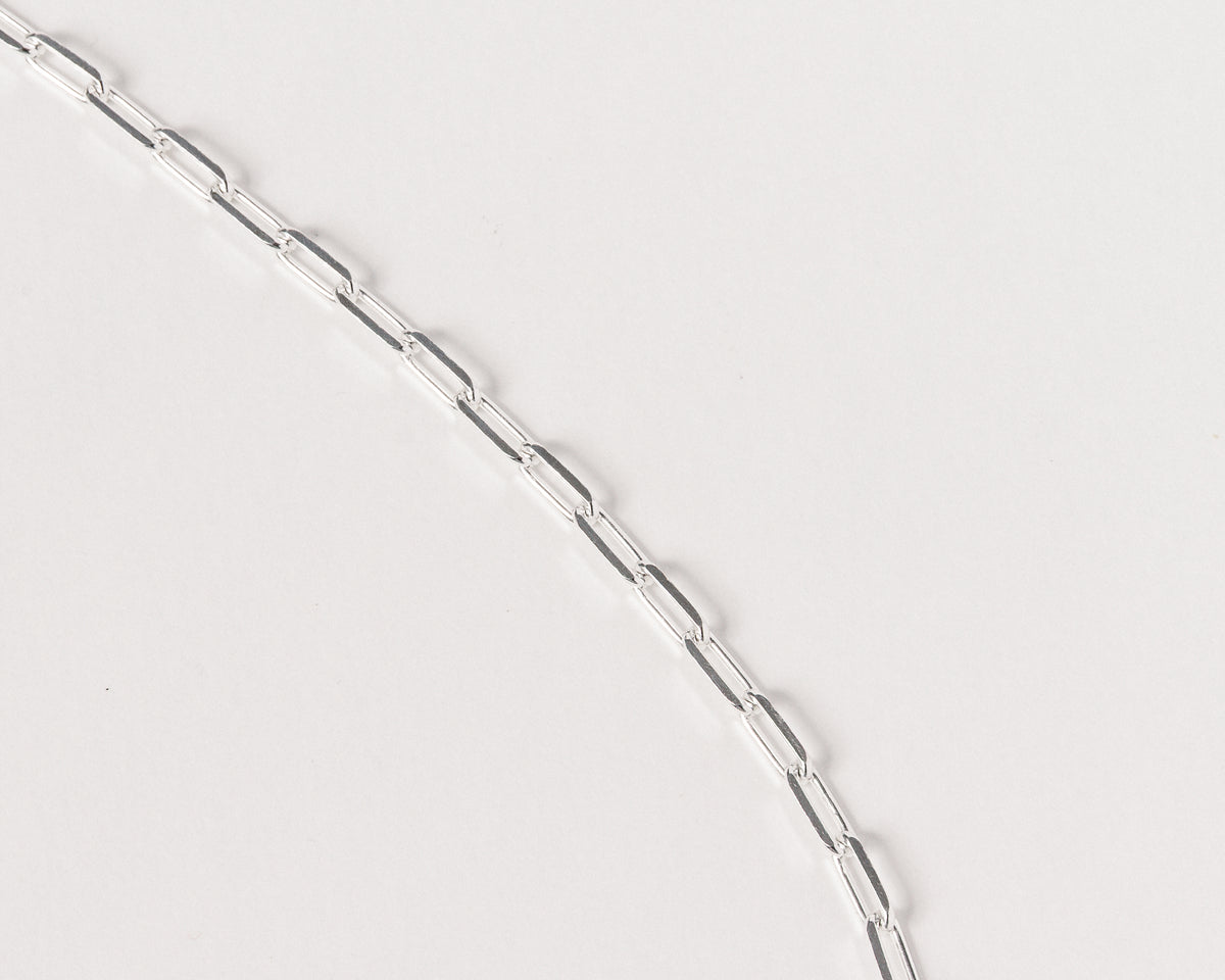 THE PAPER CLIP CHAIN NECKLACE