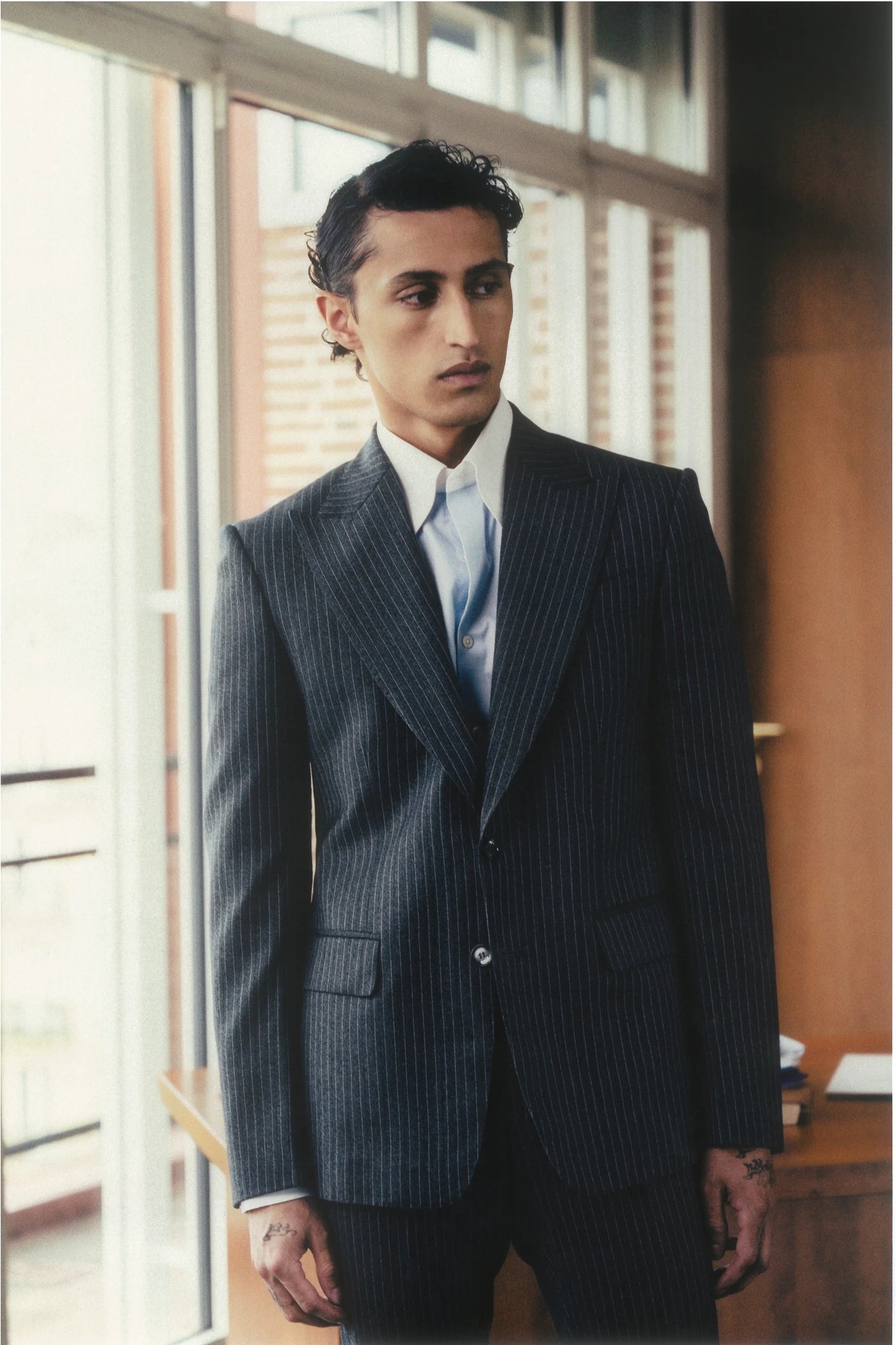 COSTUME DROIT EN LAINE — GRIS ANTHRACITE À RAYURES VINTAGE