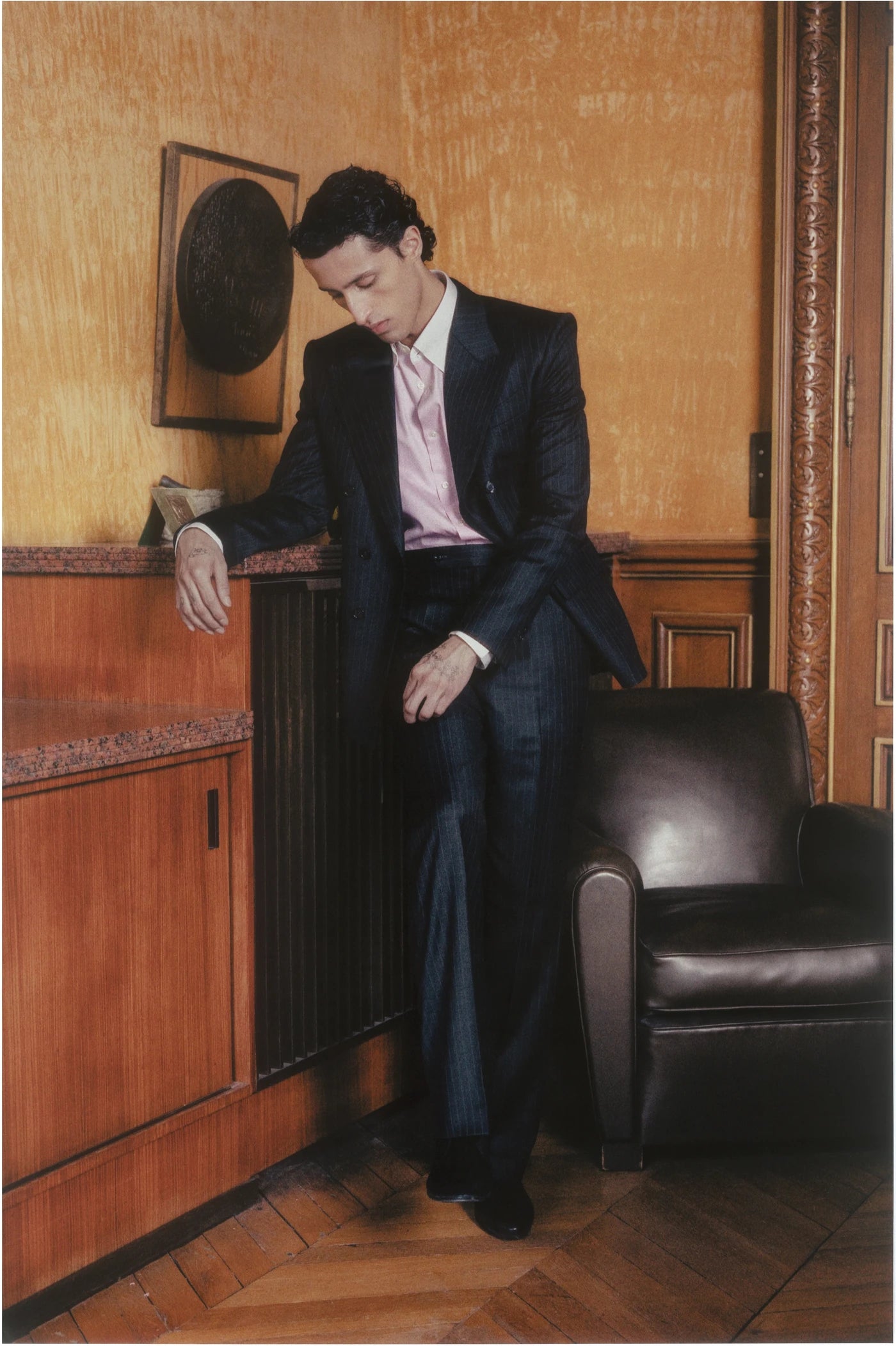THE DOUBLE-BREASTED SUIT IN SUPER 120’S FOUR-SEASON WOOL - DARK GREY PINSTRIPES
