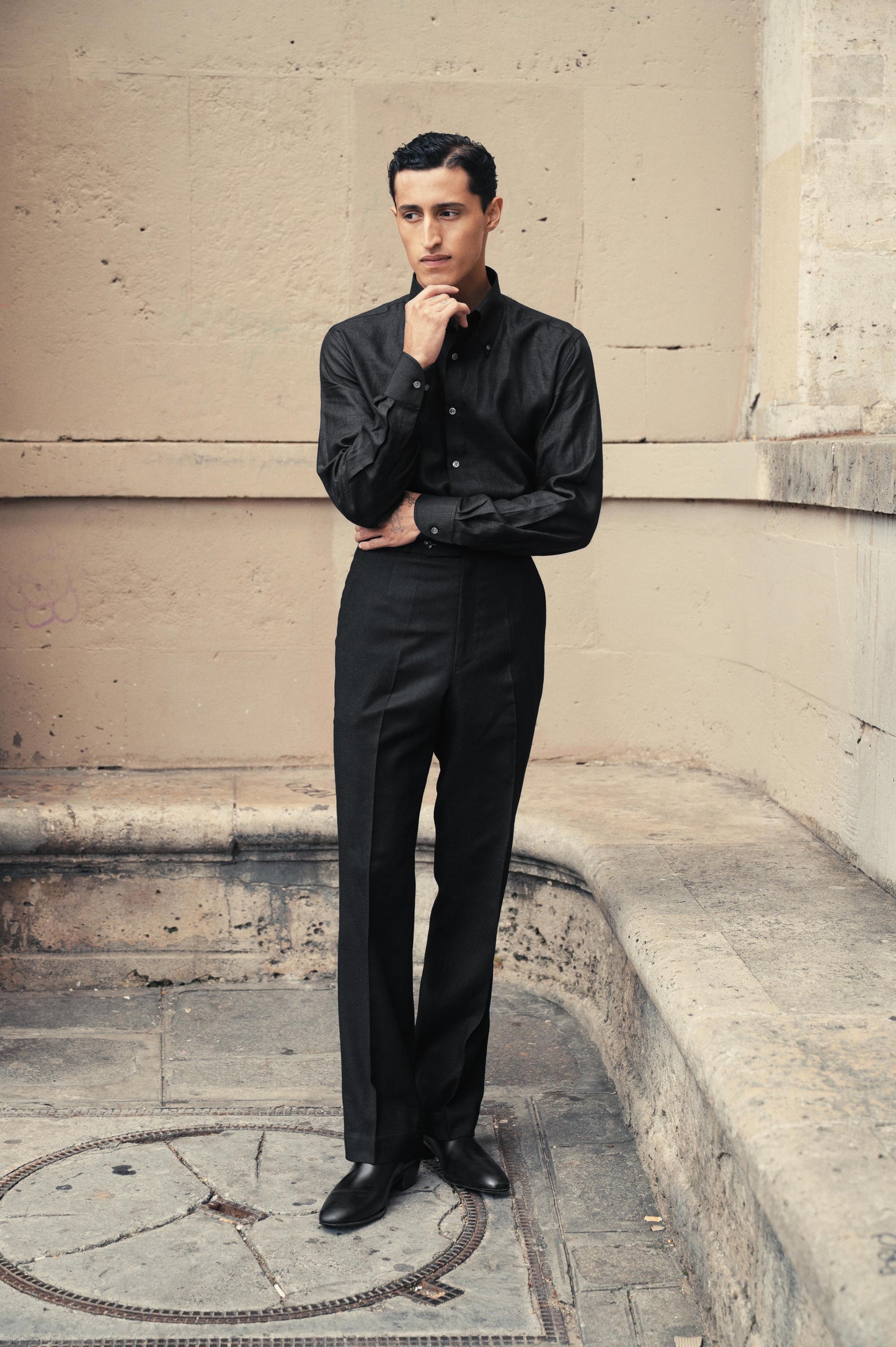 LA CHEMISE NOIRE EN LIN