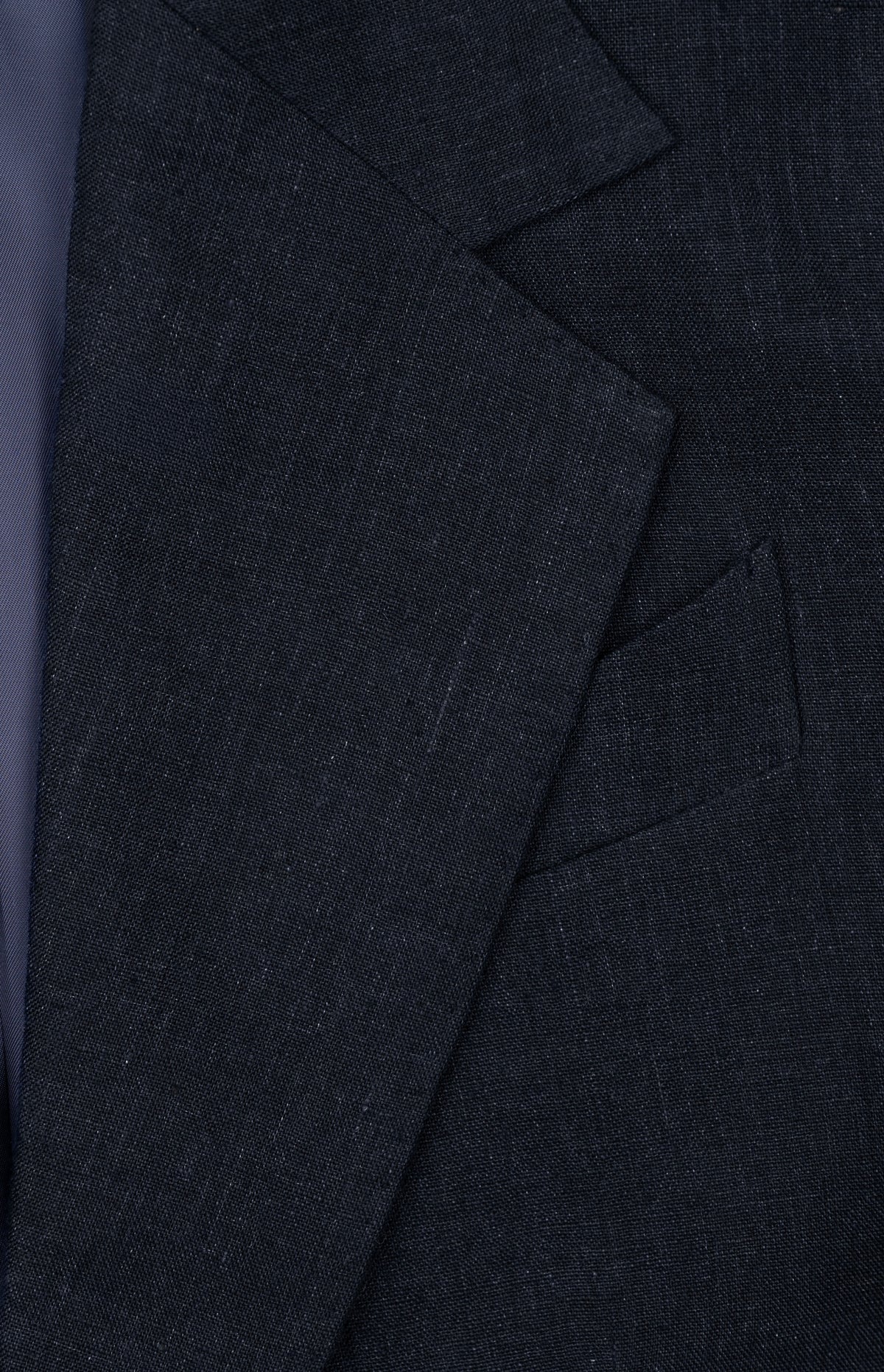 LE COSTUME BLEU MARINE EN LIN