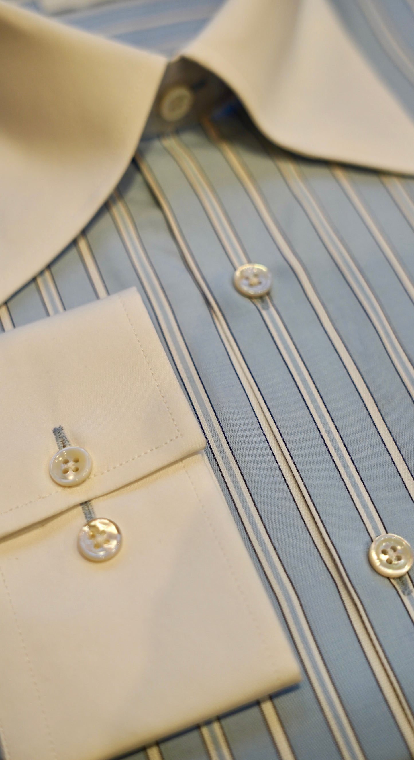 THE BANKER SHIRT IN JACQUARD STRIPES