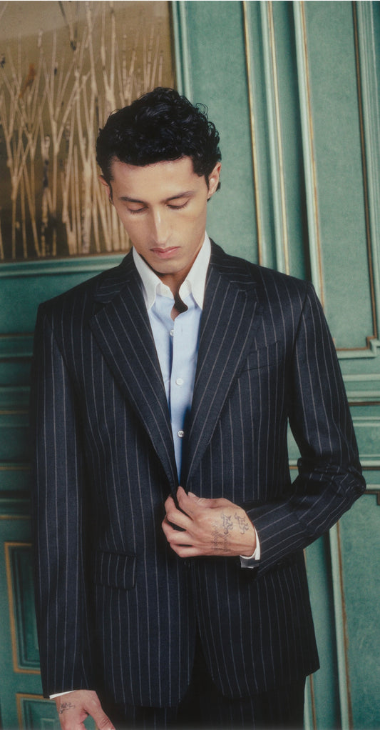 COSTUME DROIT EN LAINE SUPER 110’S - GRIS ANTHRACITE À RAYURES BLANCHES