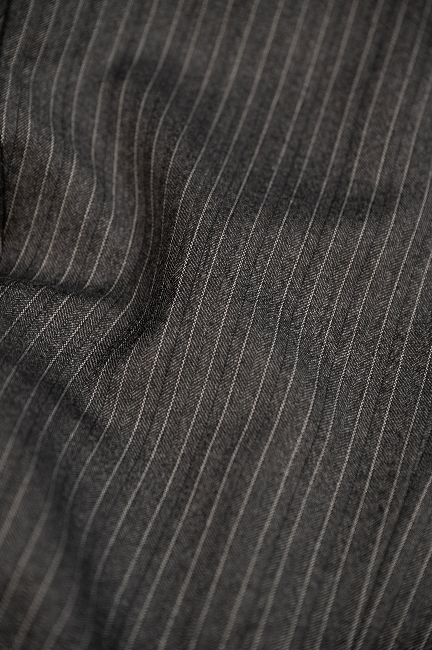 COSTUME DROIT EN LAINE — GRIS ANTHRACITE À RAYURES VINTAGE
