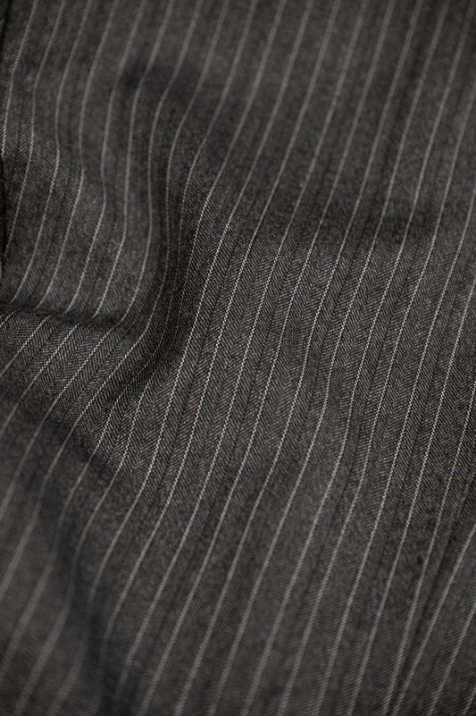THE SINGLE BREASTED SUIT IN WOOL  - DARK GREY WITH VINTAGE STRIPES