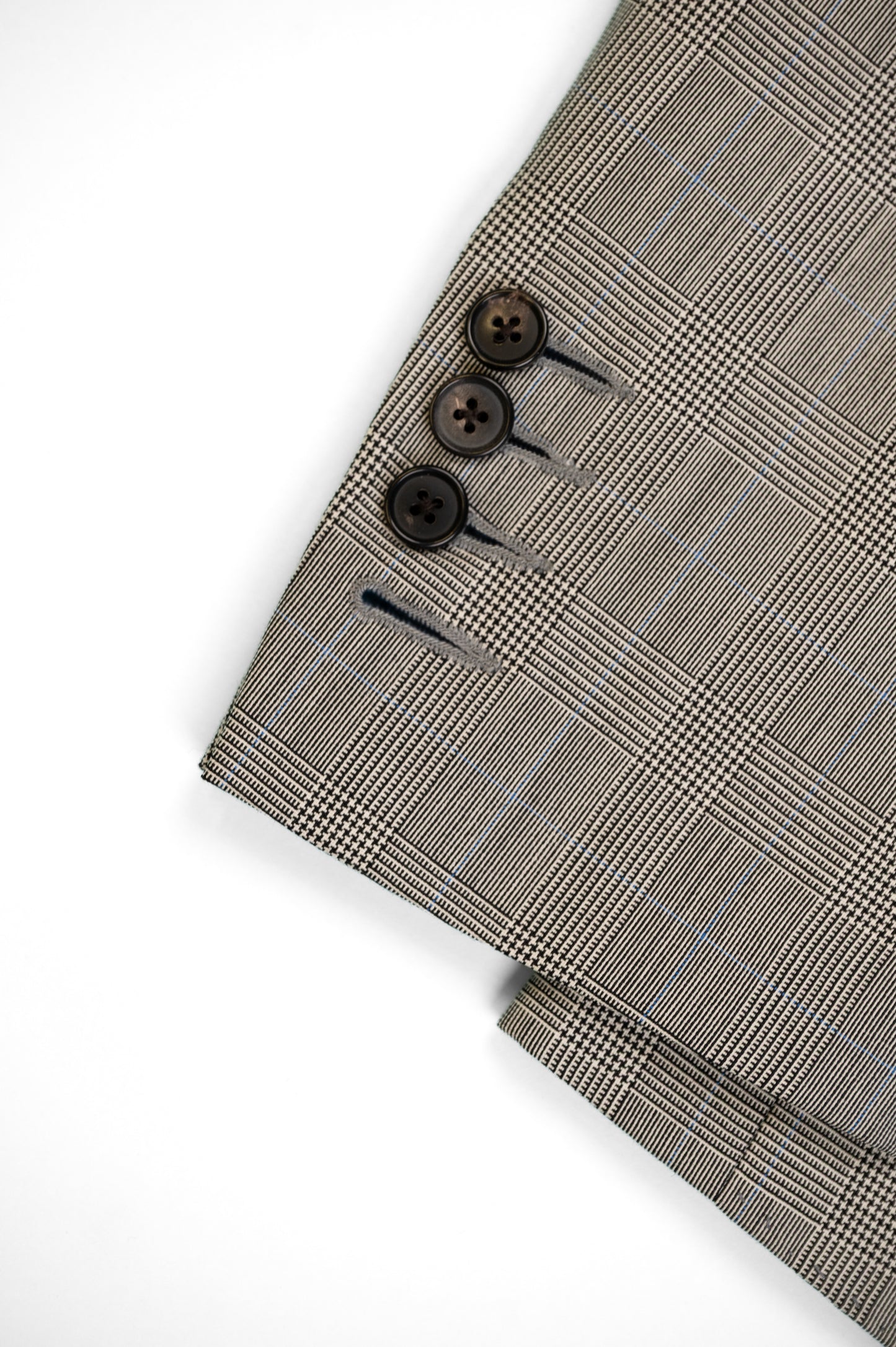 LE COSTUME DROIT EN LAINE SUPER 150’S — PRINCE-DE-GALLES GRIS