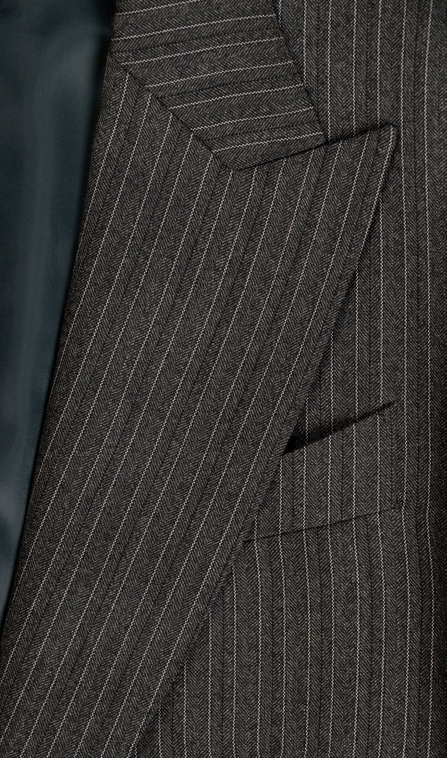 COSTUME DROIT EN LAINE — GRIS ANTHRACITE À RAYURES VINTAGE