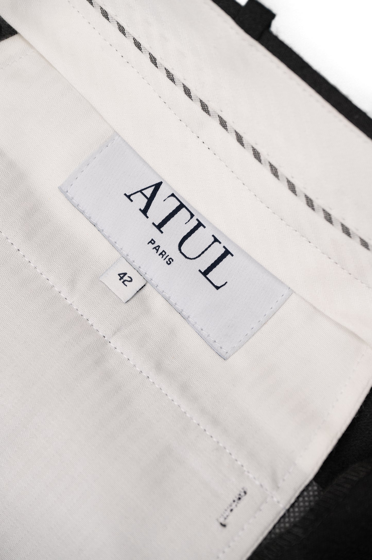 THE TRUE STRAIGHT CUT TROUSERS IN WORSTED WOOL - BLACK