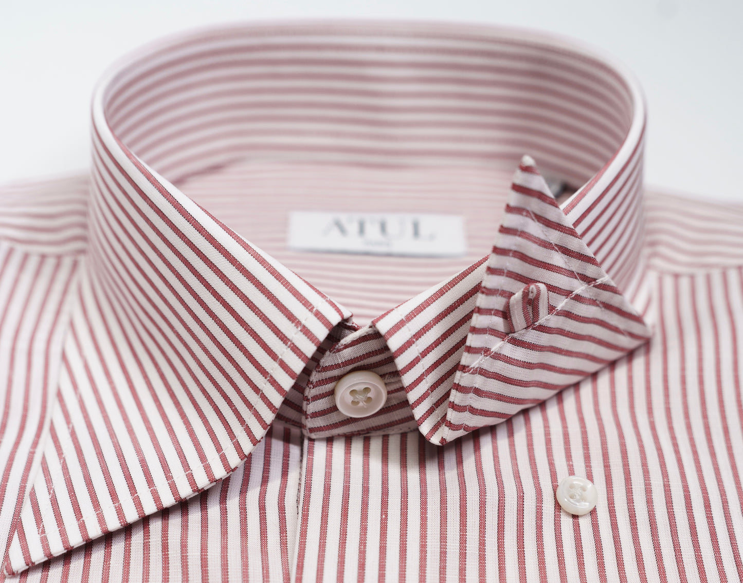 LA CHEMISE À RAYURES ROUGE BRIQUE