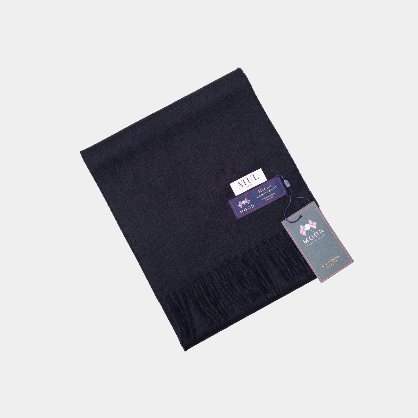 L’ÉCHARPE BLEU MARINE