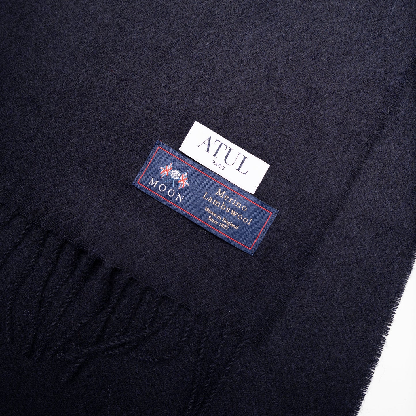 L’ÉCHARPE BLEU MARINE