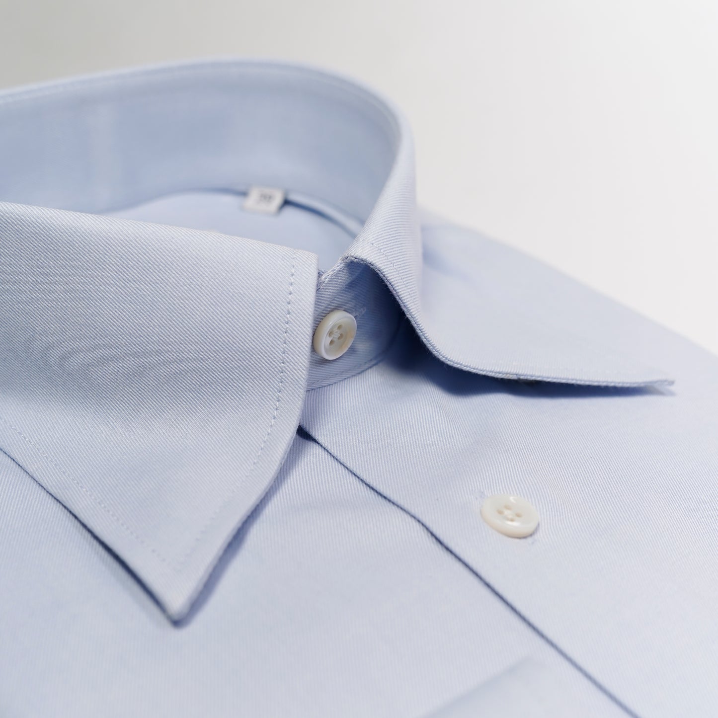 THE SKY BLUE SHIRT IN TWILL