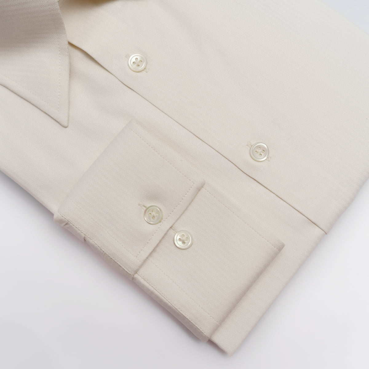 THE IVORY SHIRT IN HERRINGBONE TWILL