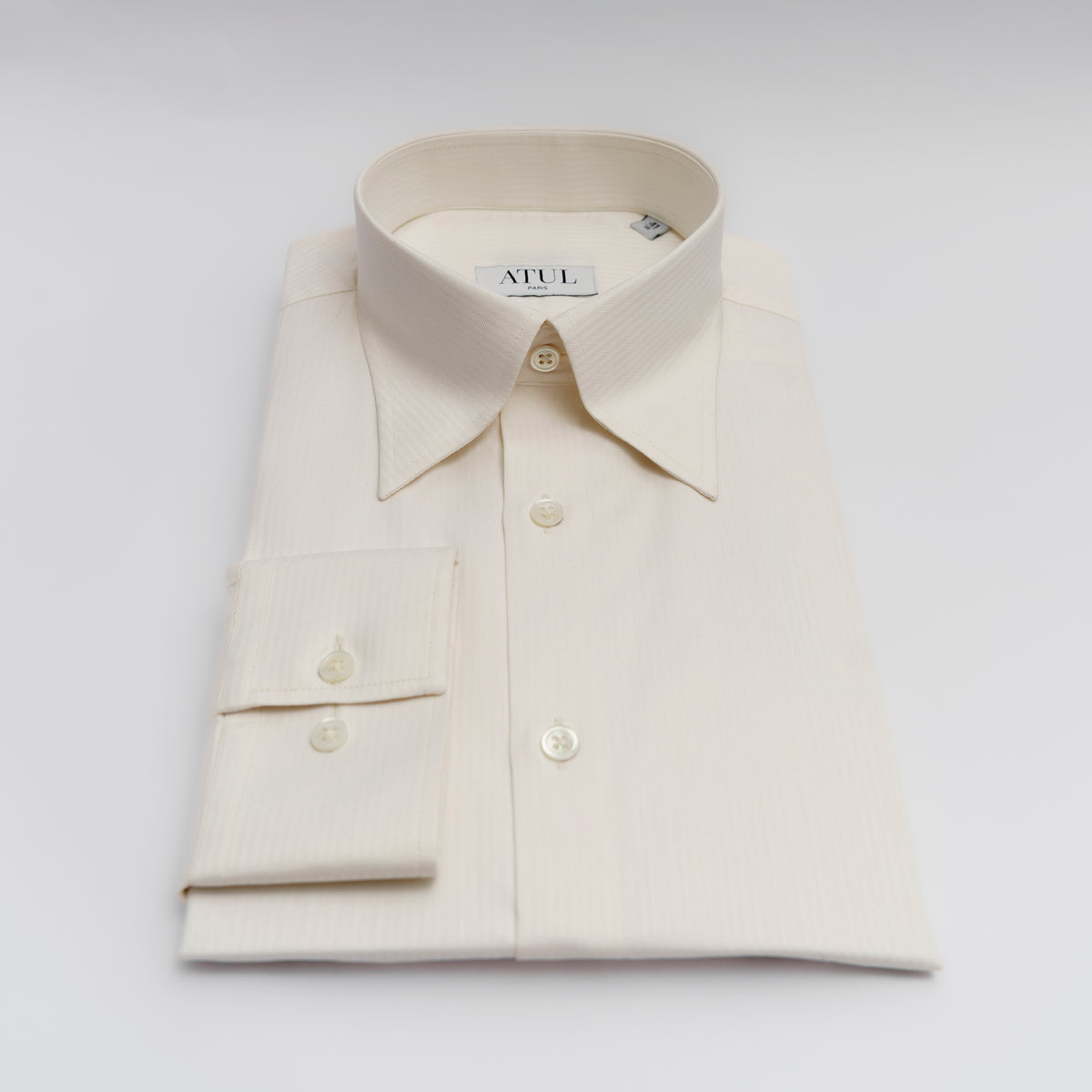 THE IVORY SHIRT IN HERRINGBONE TWILL