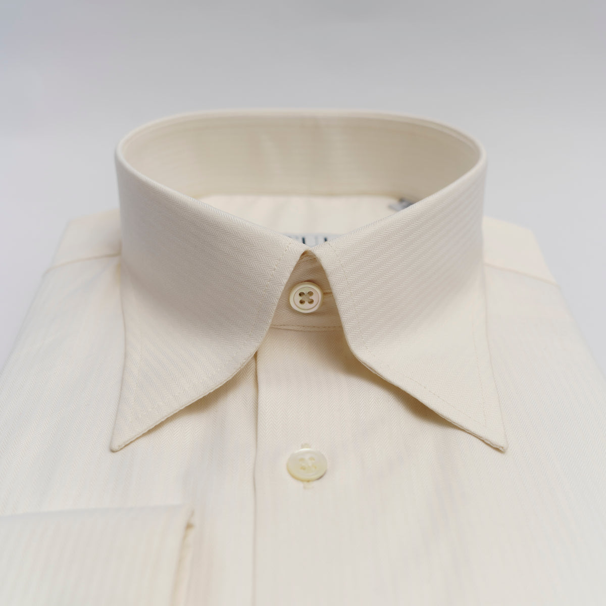 THE IVORY SHIRT IN HERRINGBONE TWILL