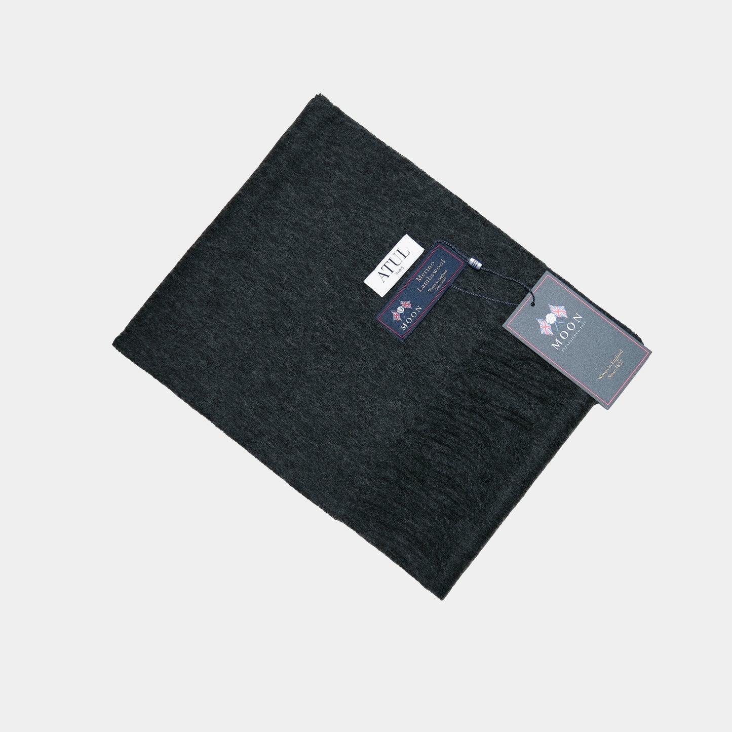 L’ÉCHARPE ANTHRACITE FONCÉE