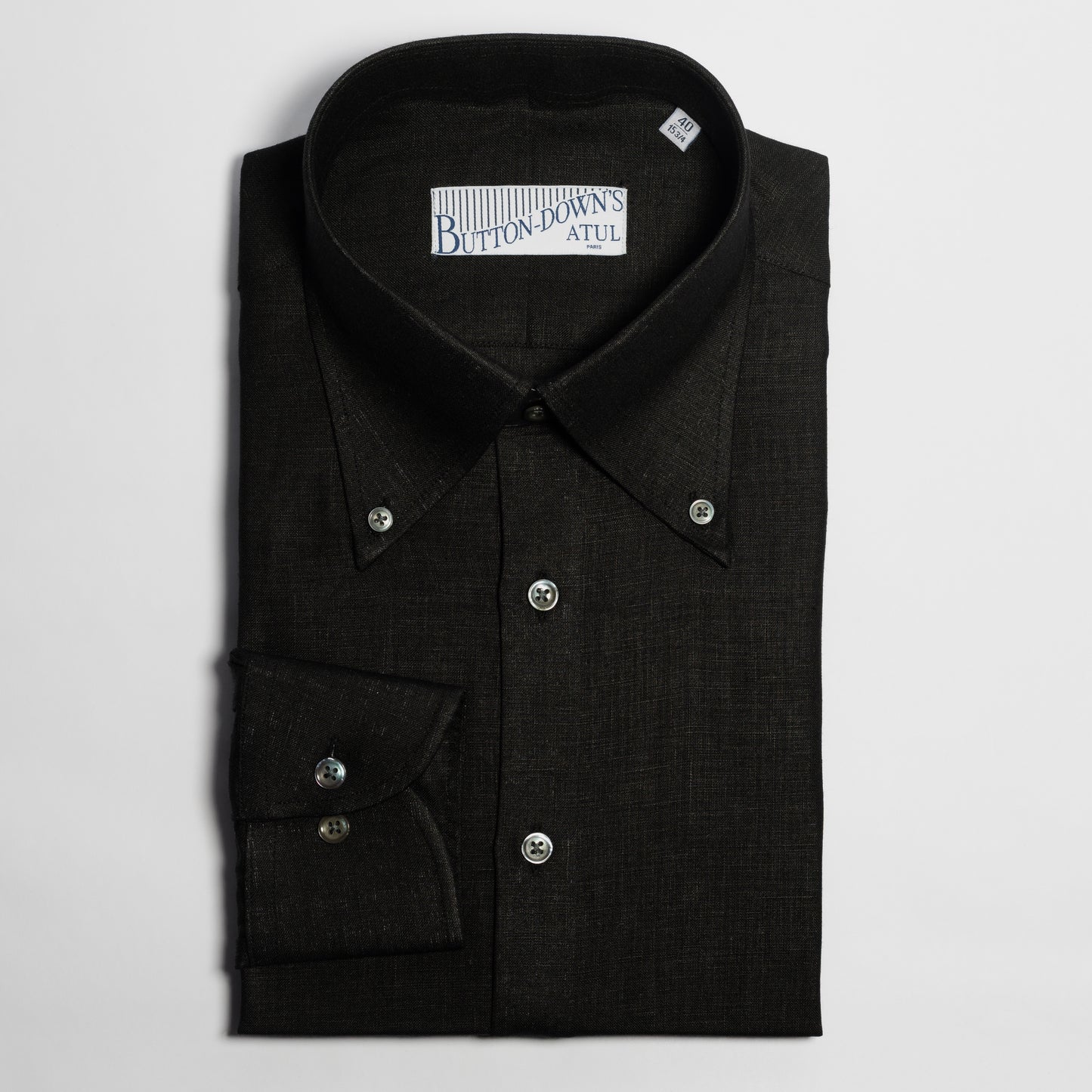 LA CHEMISE NOIRE EN LIN