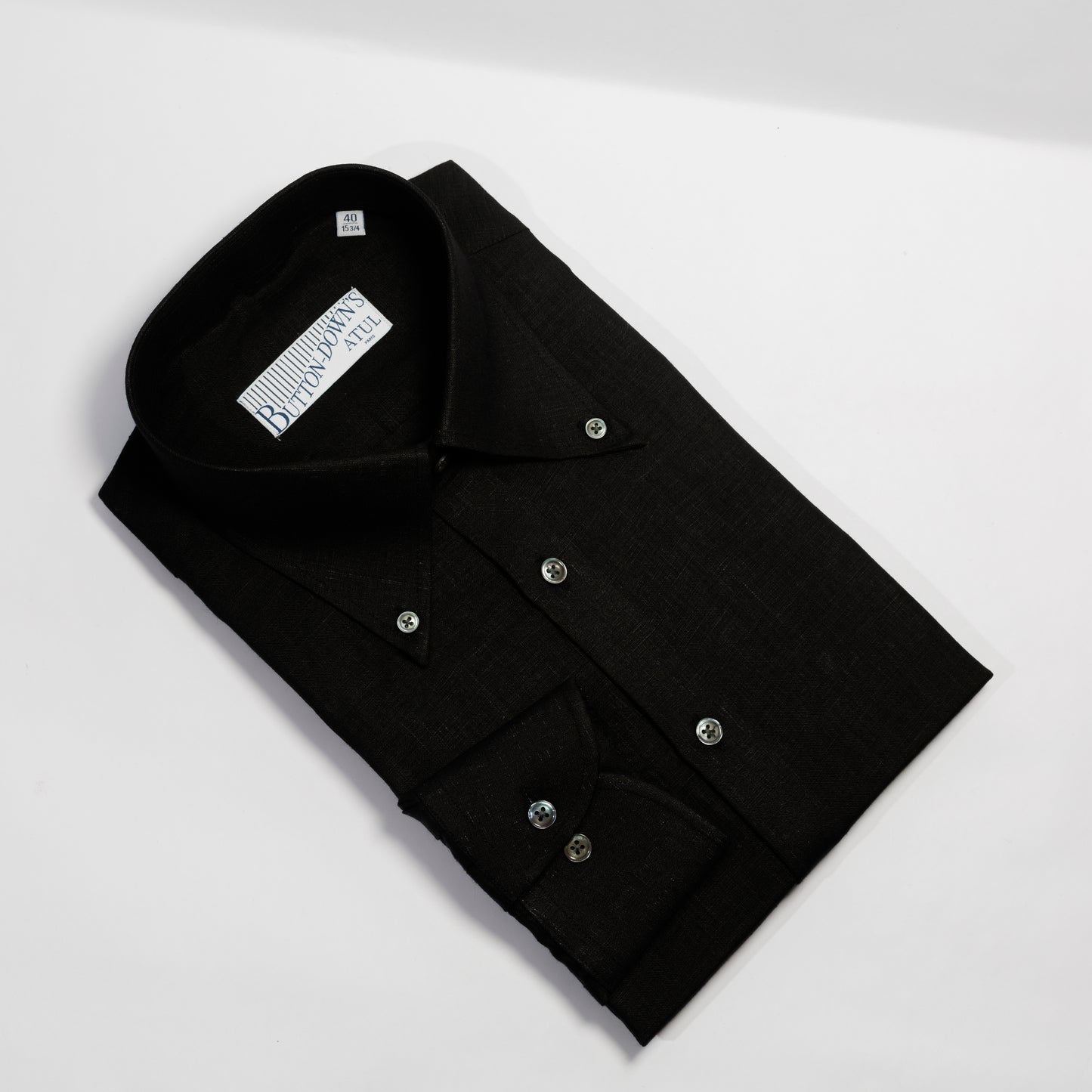 LA CHEMISE NOIRE EN LIN